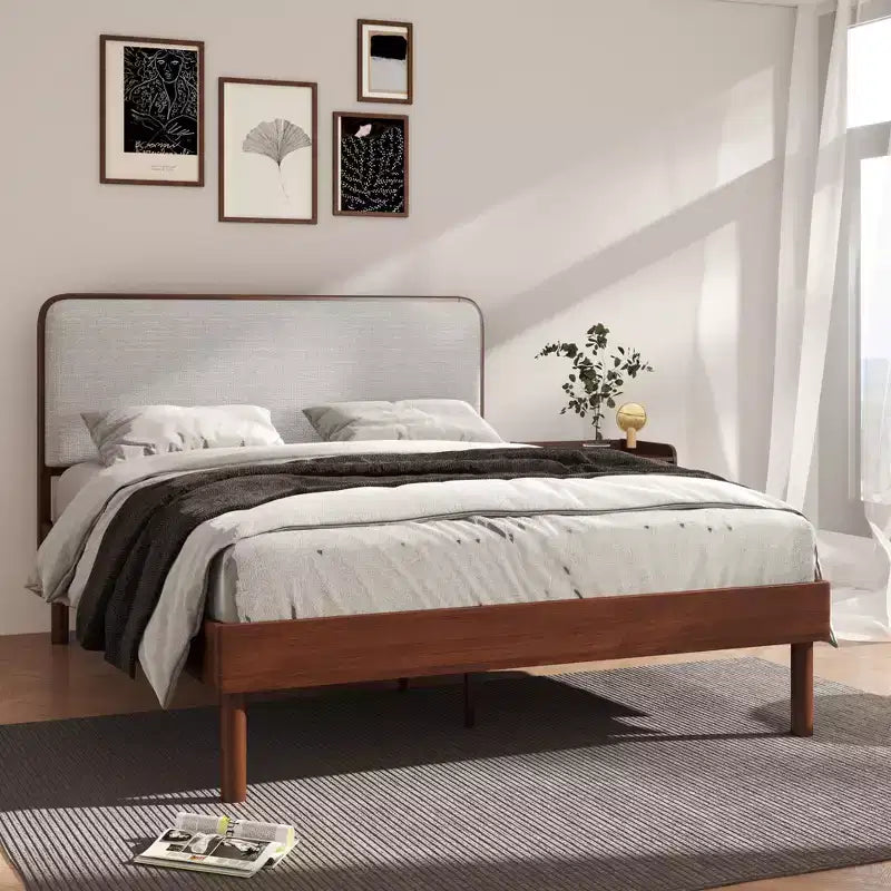 Ensemble de 2 meubles de chambre Roundhill Furniture Wyller, lit plateforme avec table de chevet, noyer naturel, grand lit