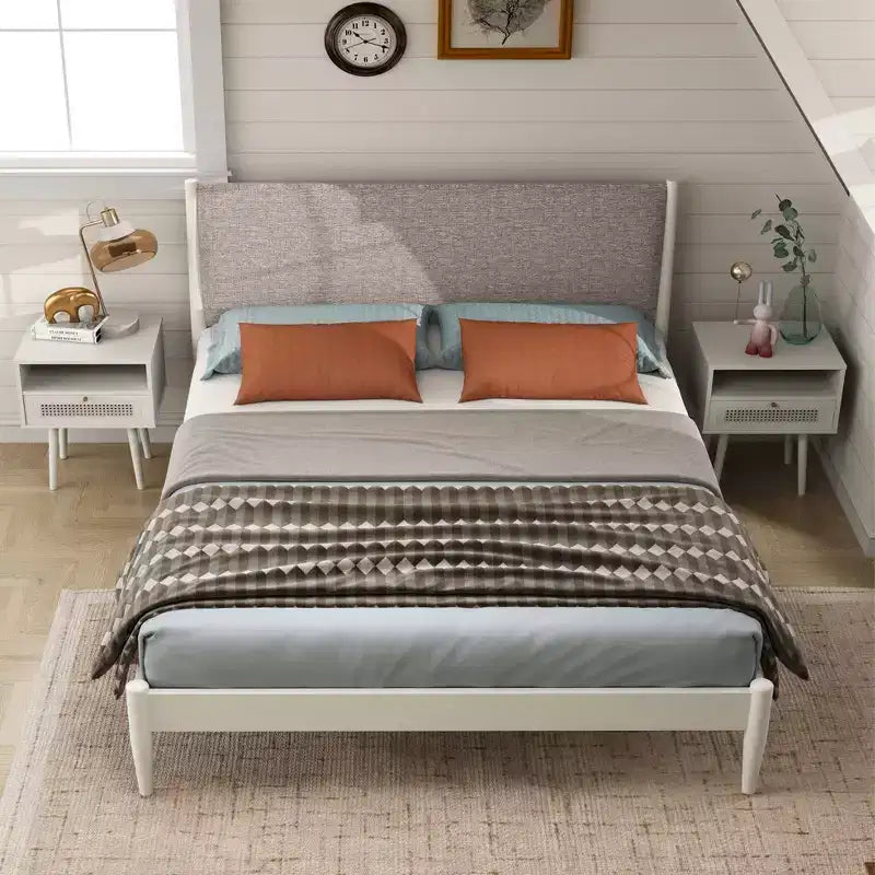 Ensemble de chambre à coucher Roundhill Furniture Feeney 3 pièces, lit plateforme avec deux tables de chevet, blanc crème, grand lit