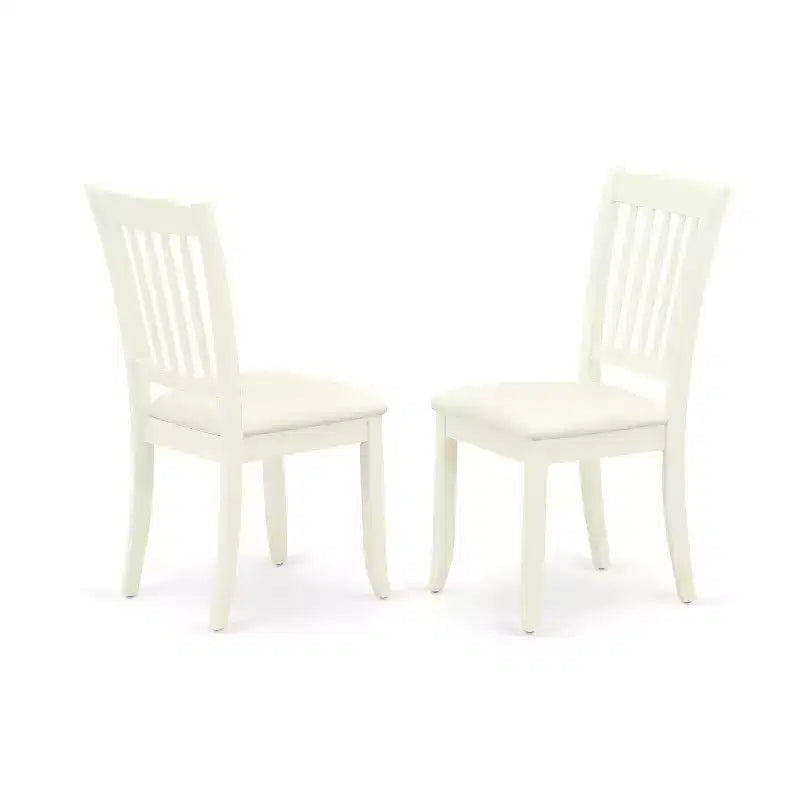 HomeStock Belmont Ensemble de salle à manger 7 pièces comprenant une table de cuisine rectangulaire, une rallonge papillon, six chaises de salle à manger à lattes verticales avec sièges en lin, finition blanche.