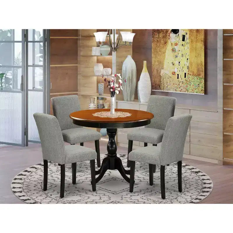 Table à dîner HomeStock 5 pièces en bois massif noir et merisier avec 4 chaises Parson