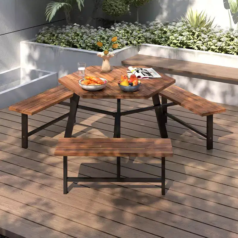 Table et bancs de pique-nique Costway 6 personnes en bois d'acacia avec 3 sièges, trou pour parasol et cadre en métal