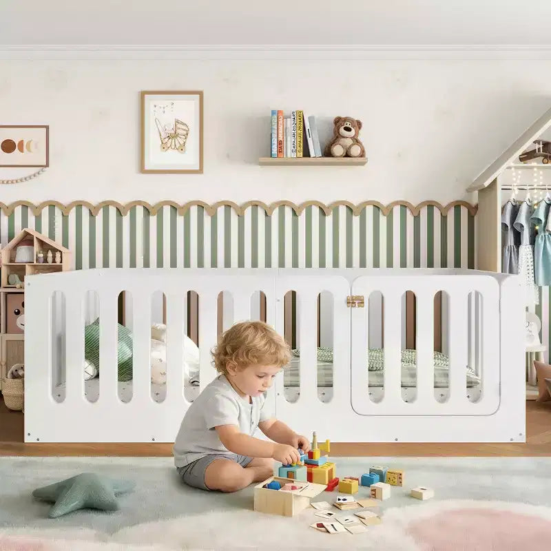 Lit Montessori au sol pour enfant, format simple, blanc, avec barrières et porte – Bois massif, 1 place