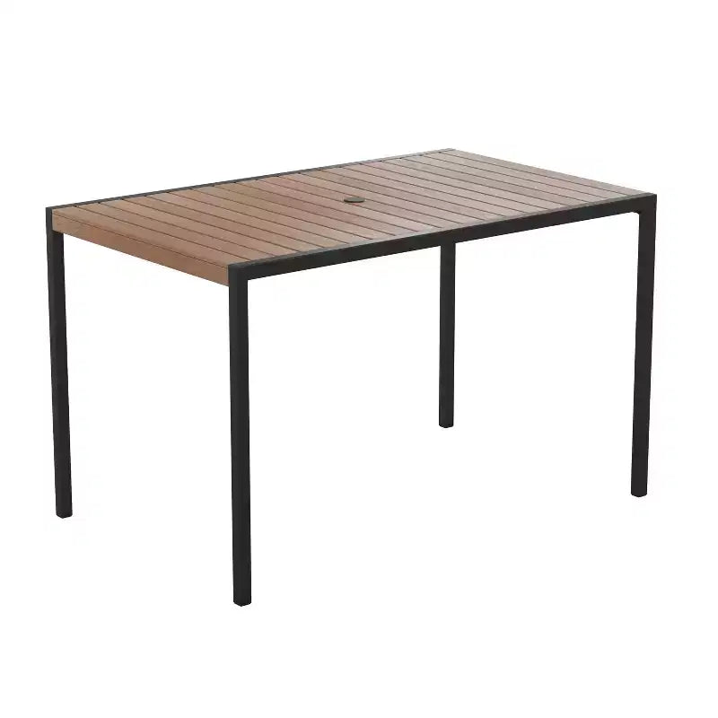 Ensemble table de patio 7 pièces Emma et Oliver - 4 chaises empilables en teck synthétique imitation bois - Table en teck imitation bois - Parasol avec base