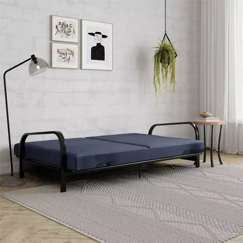 RealRooms Karli Structure de futon en métal noir avec accoudoirs, matelas bleu 6 pouces et housse noire supplémentaire