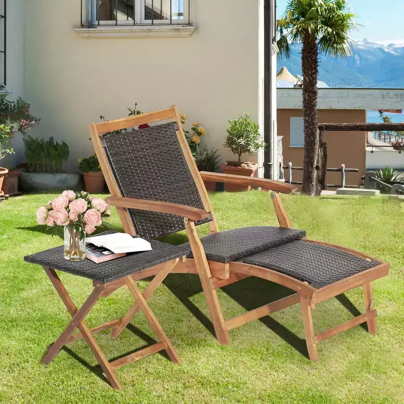 Costway Lot de 4 chaises longues pliantes en rotin pour patio avec table en bois d'acacia et repose-pieds rétractable