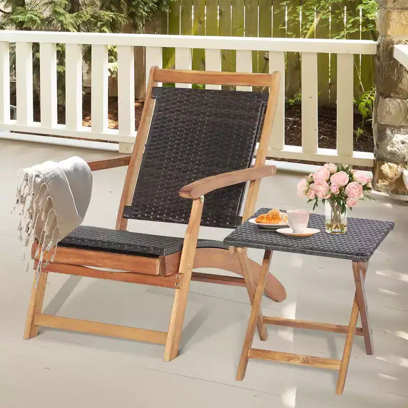Costway Lot de 4 chaises longues pliantes en rotin pour patio avec table en bois d'acacia et repose-pieds rétractable